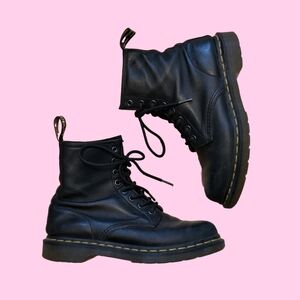 Dr martens 1460 smooth leather boots size 39 (8)